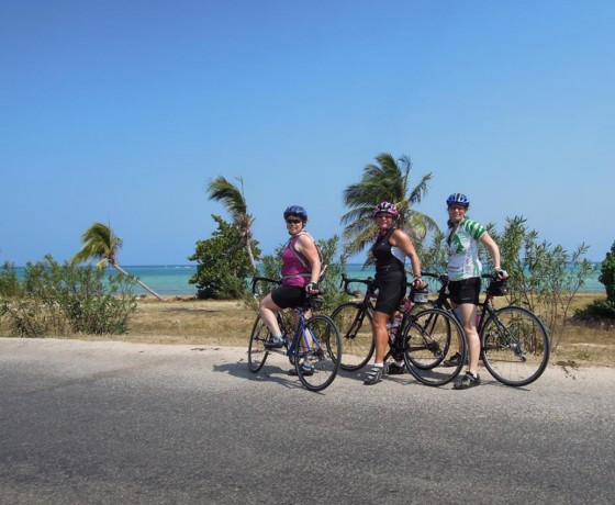 Voyage à vélo route Cuba camp de base Holguín